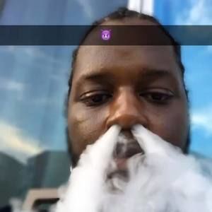 Meet your Posher, Dominique